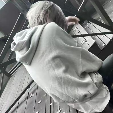 纠结伦