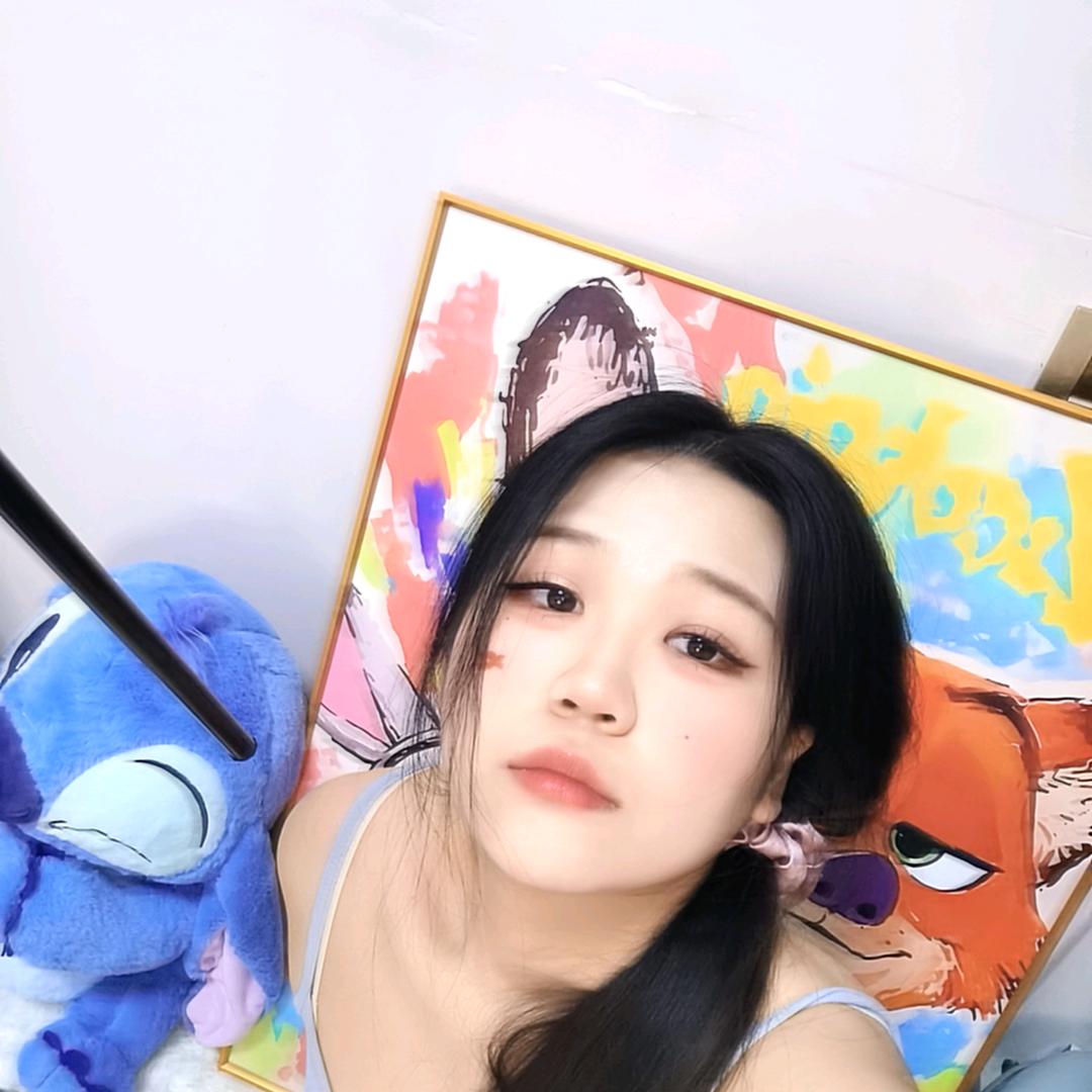 小嗯