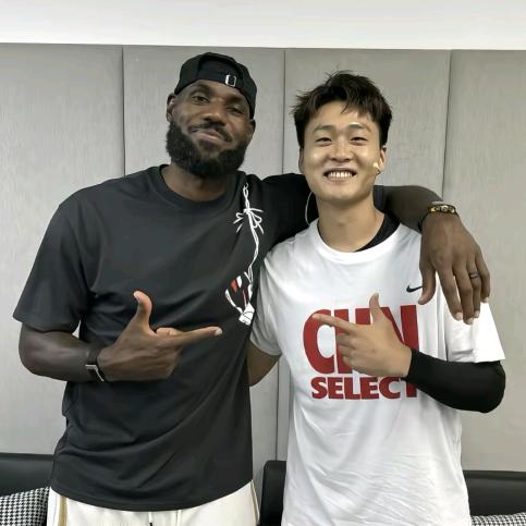 詹最后一🏀