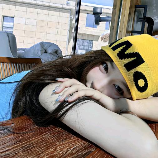 摸耳朵