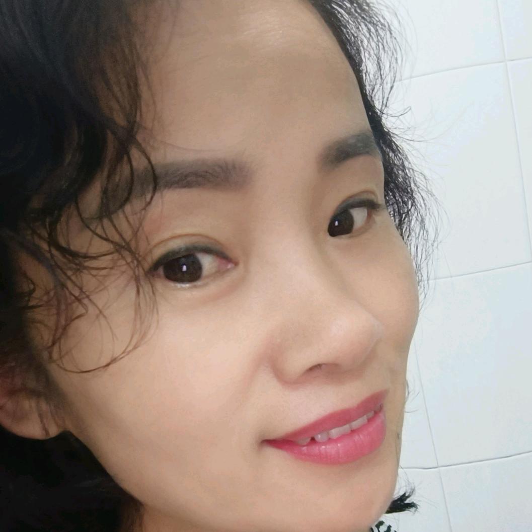 依依