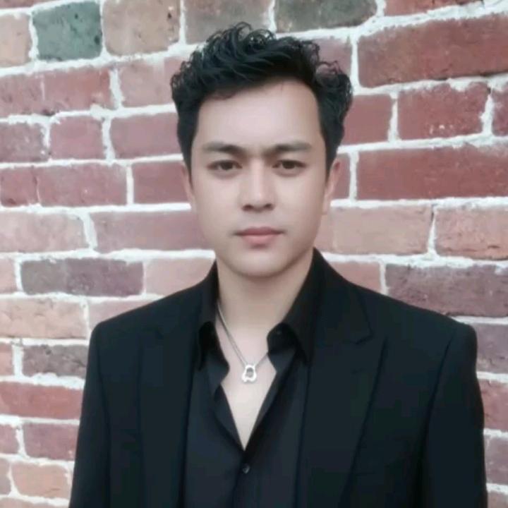 阿  拉  表