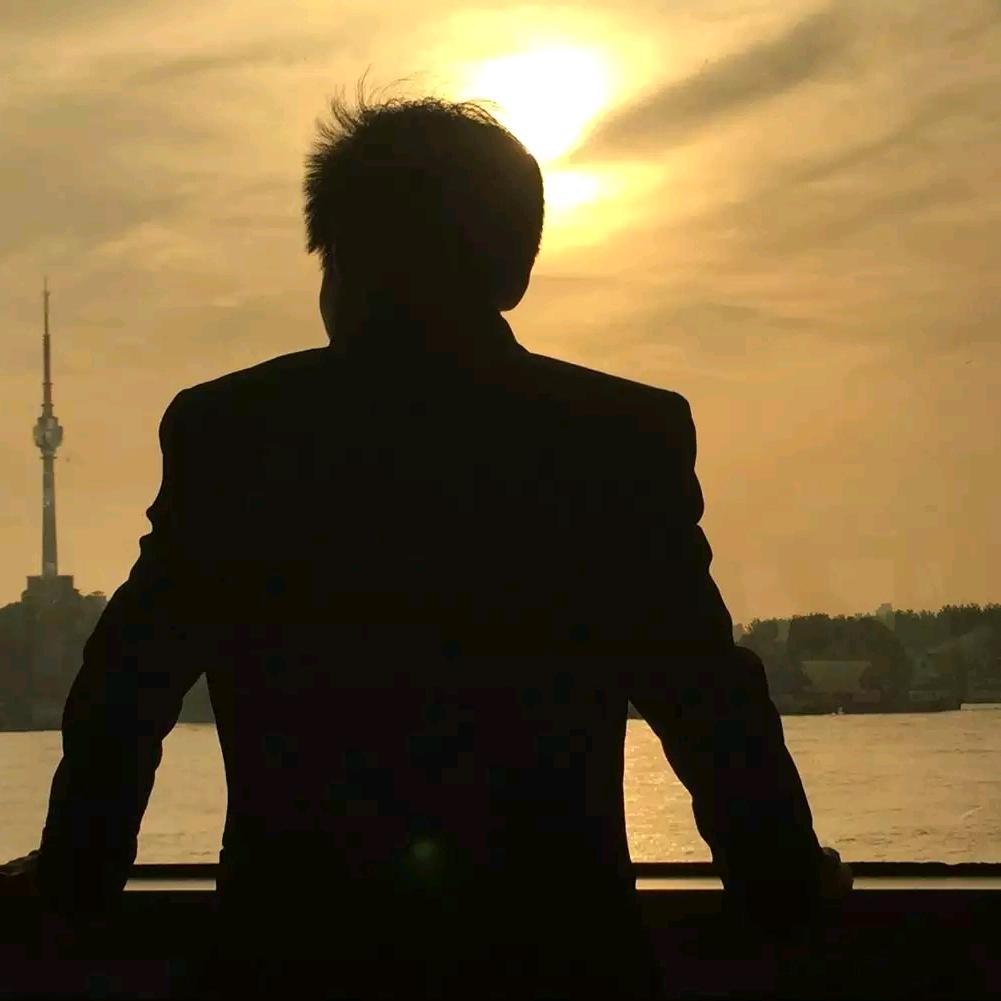 阳光男孩@水果搬运工