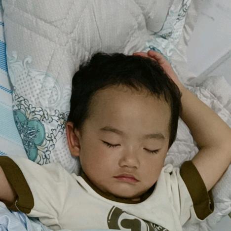 艳艳带两娃（单亲妈妈）