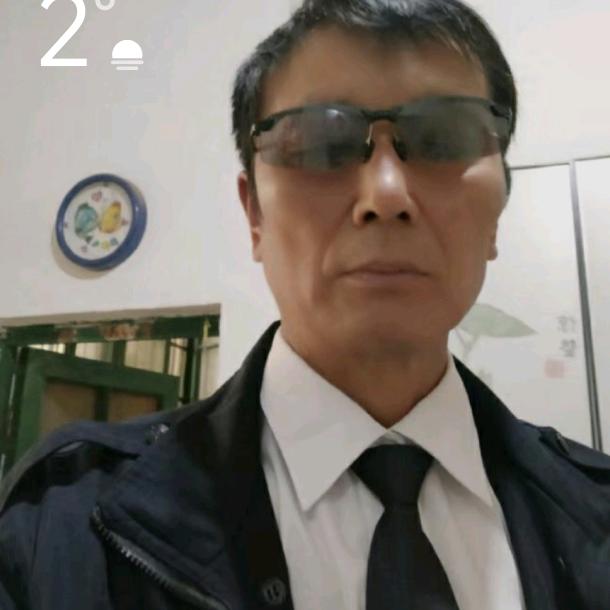 凌丁丰