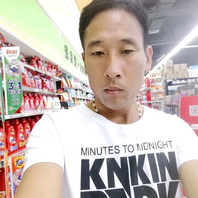 亮亮