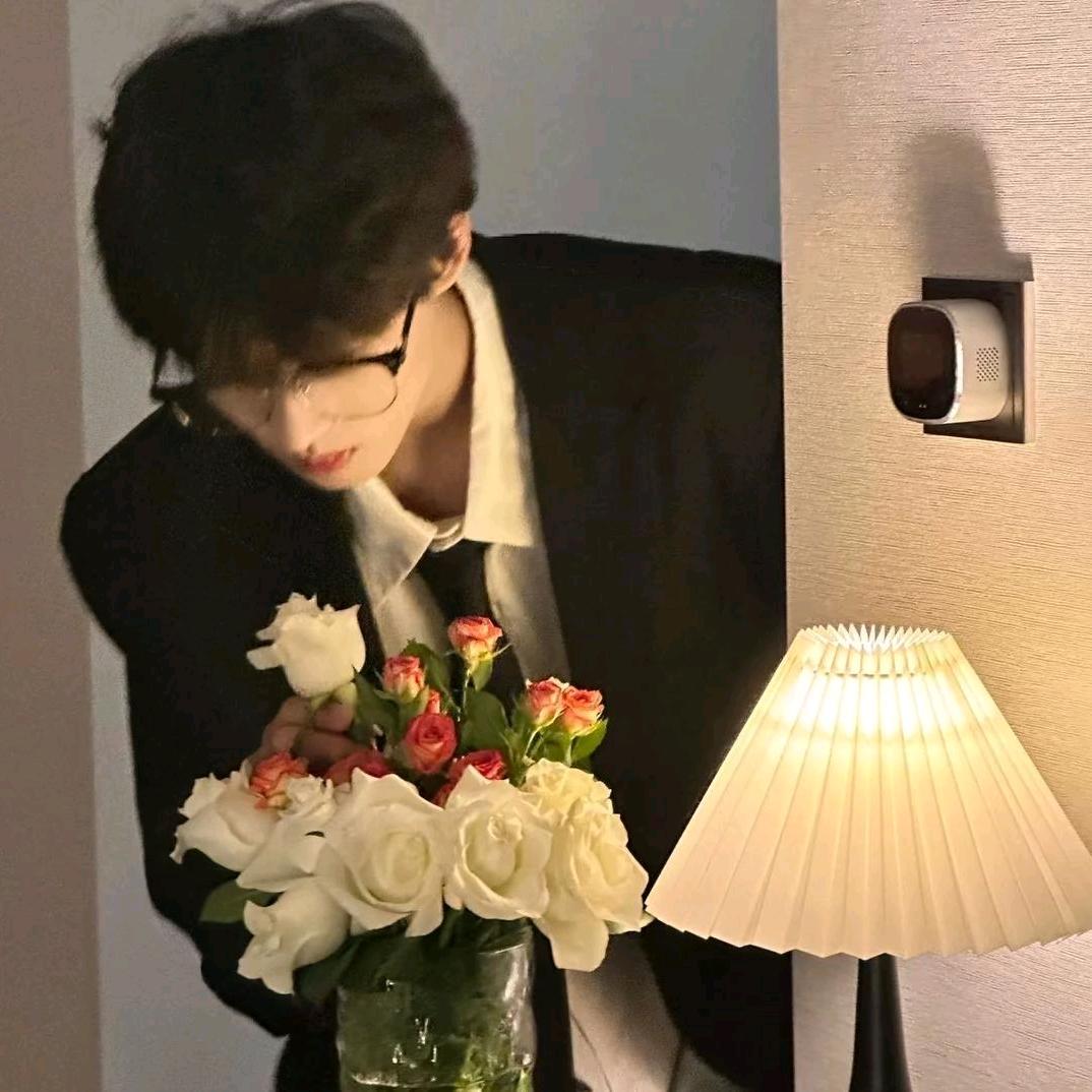 江辞.