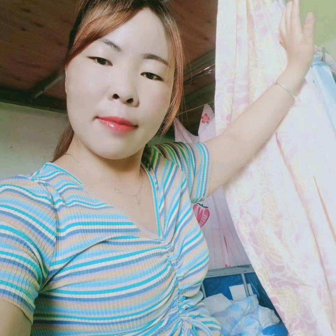 朱满意，聊天主播