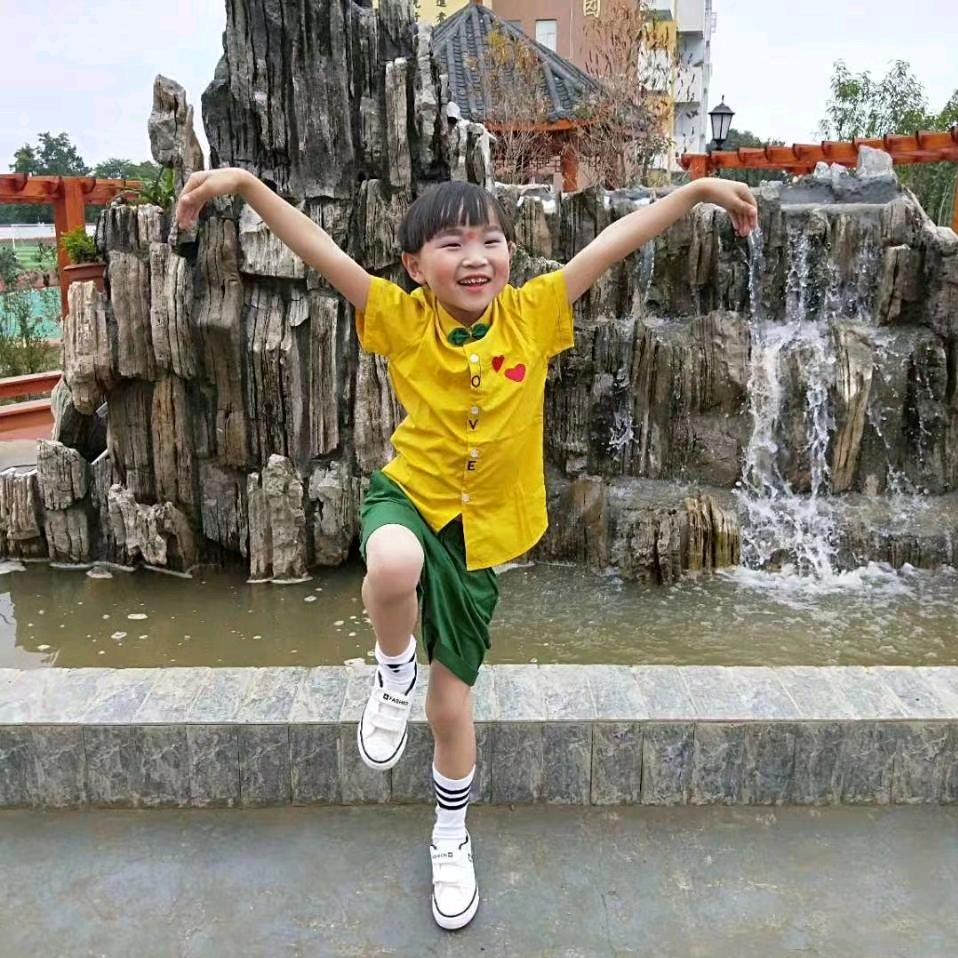 王龙山在发展桥梁和水电站