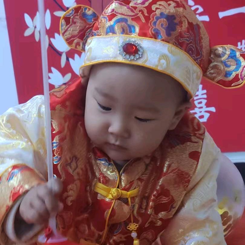 龙宝宝，皮夹克