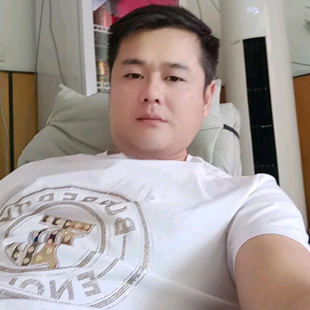 有一点帅的小男人
