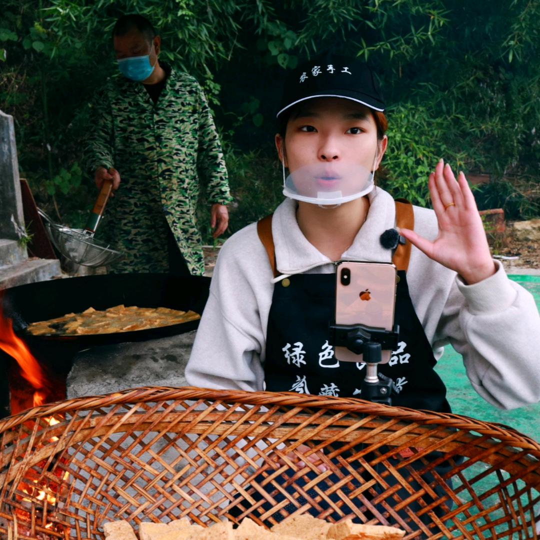 父女俩的豆腐摊