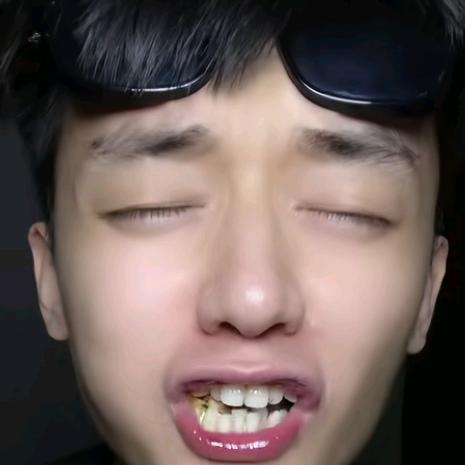 (๑><๑）