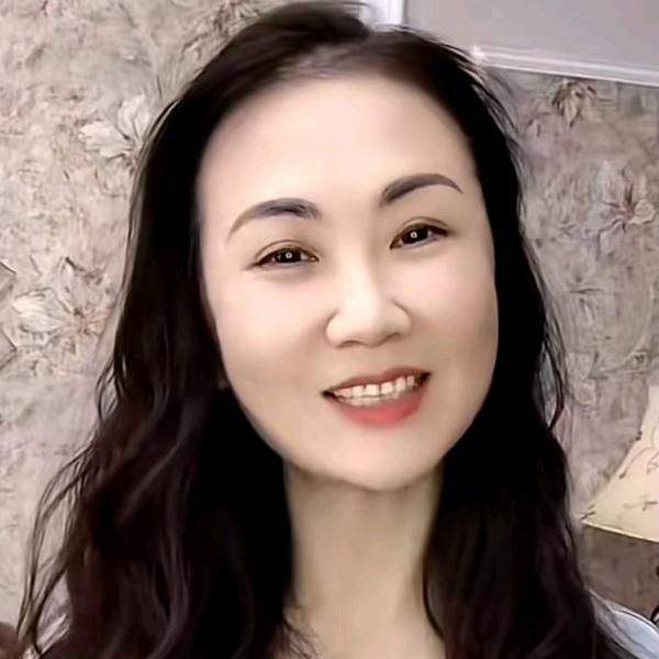 华姐小：开播号：爱华（首播）下午2：20