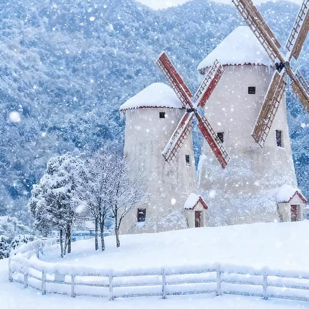 娜娜旅游推荐官