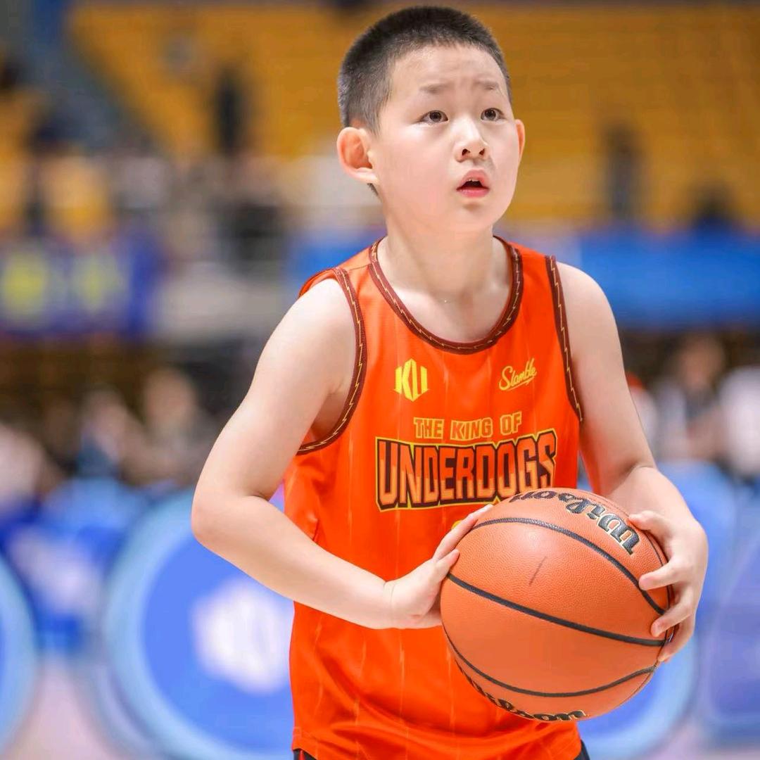 小铁匠邓鑫悦（求队友）