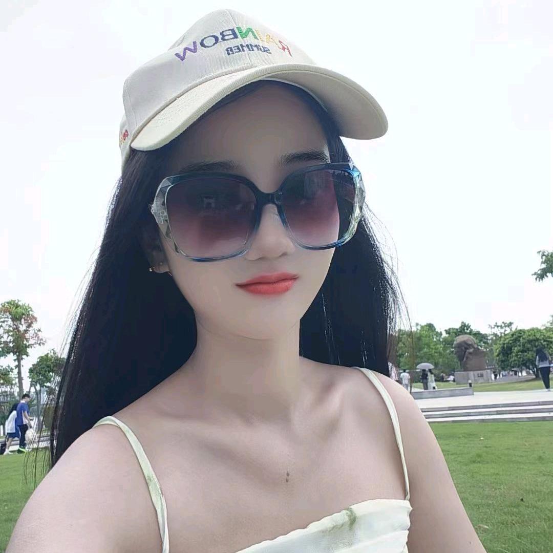 容县厢南大道摆摊韦燕云吞