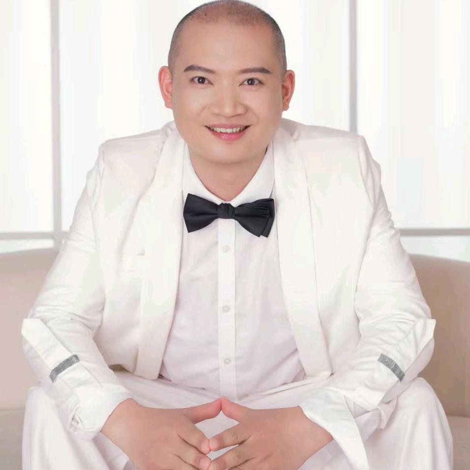 阳光☀️(停播中晚上8:38首播)