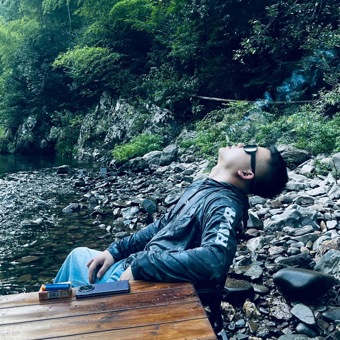 akaQ