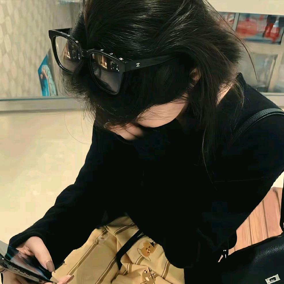 次拉💞