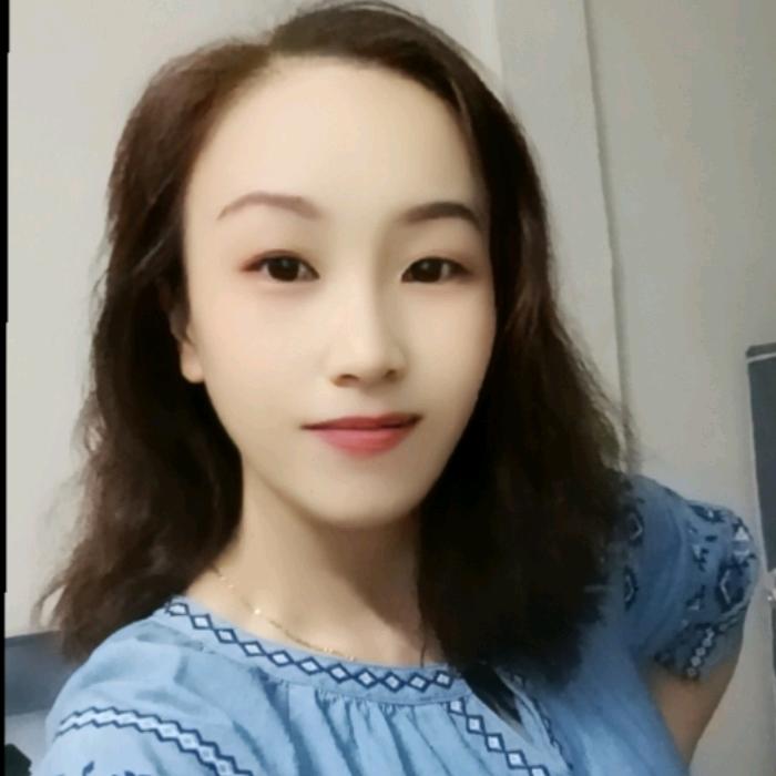 李玲.