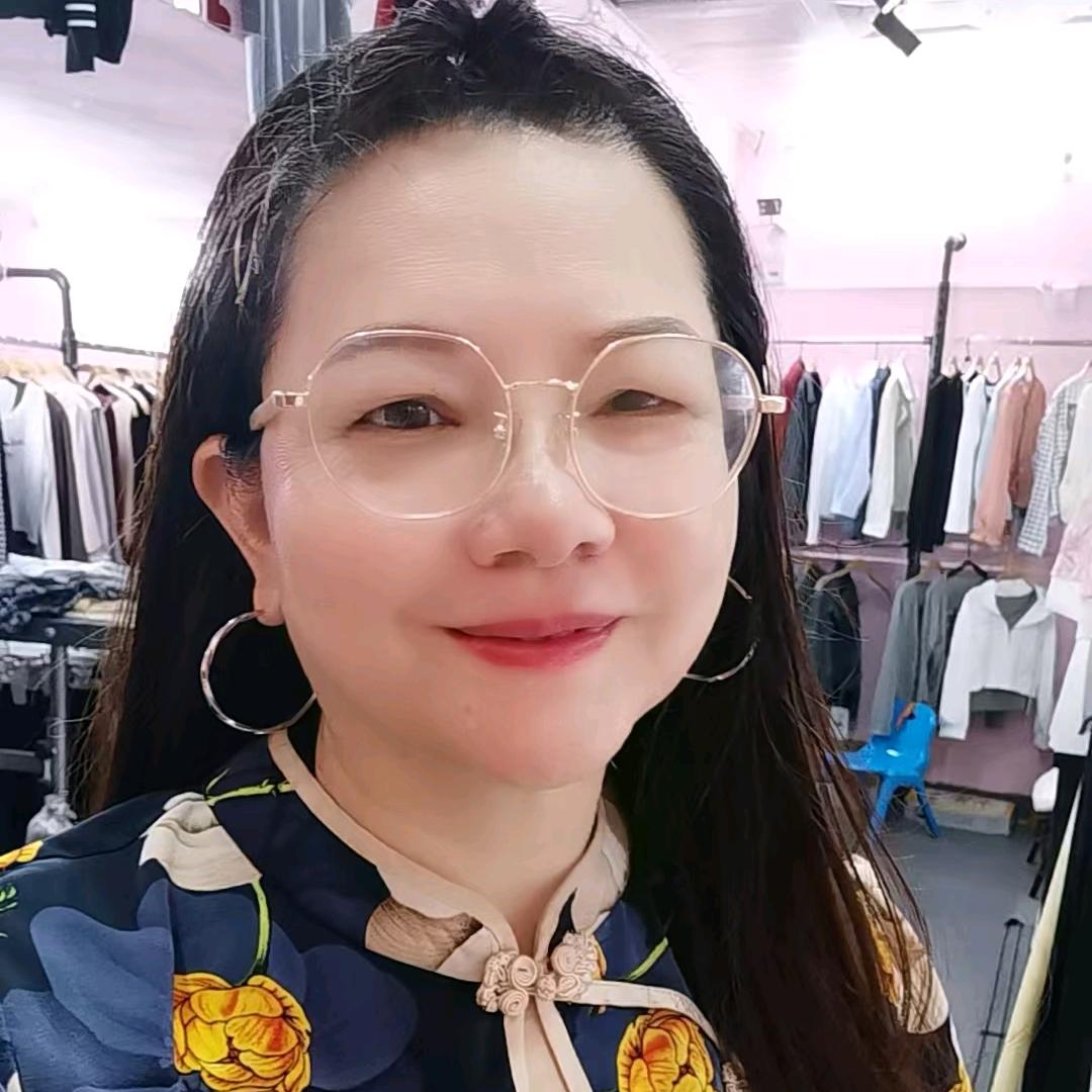 广川时装芬姐