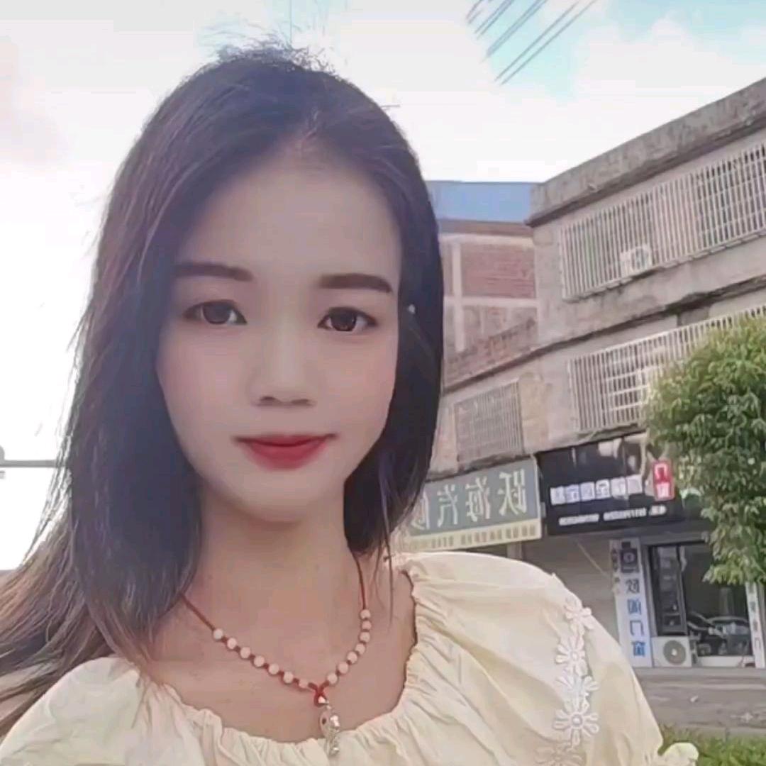 我姓周。余生我护你周全，