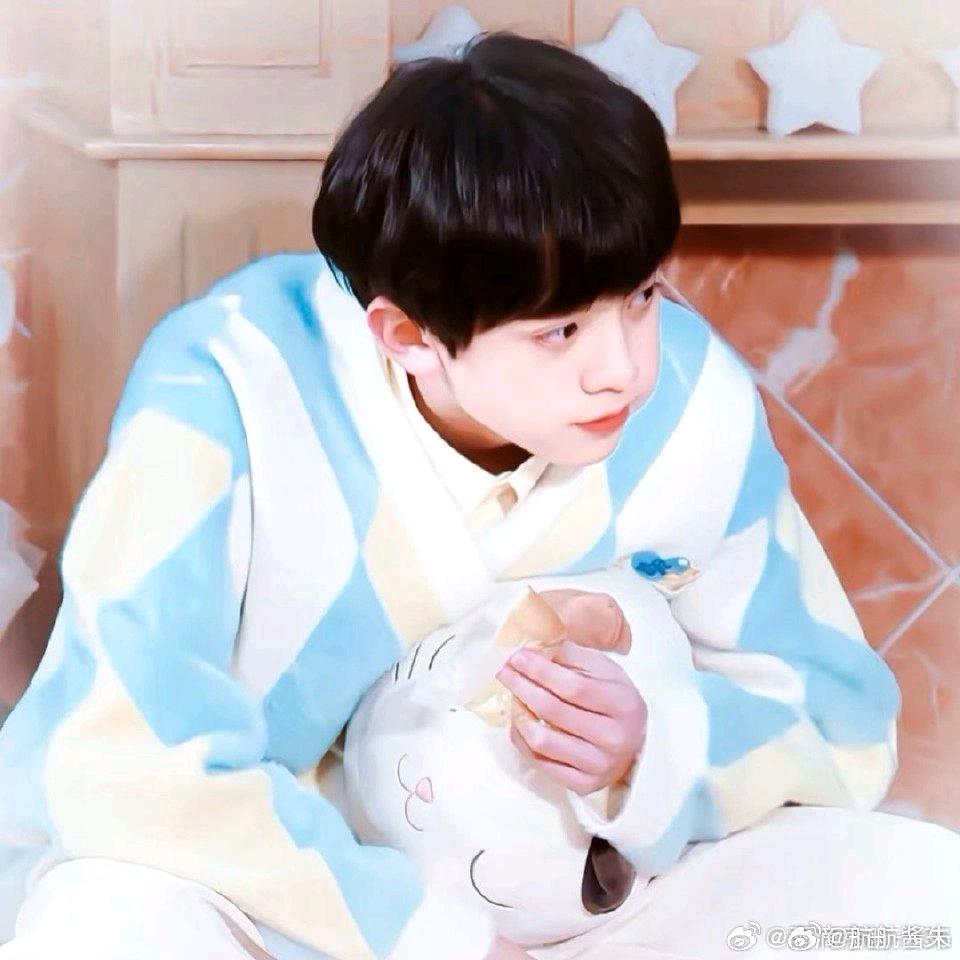 左昂能干十个大馒头