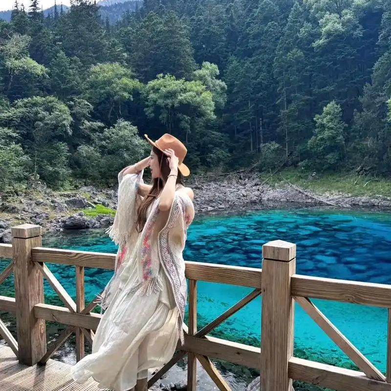 导游小颖（在四川）