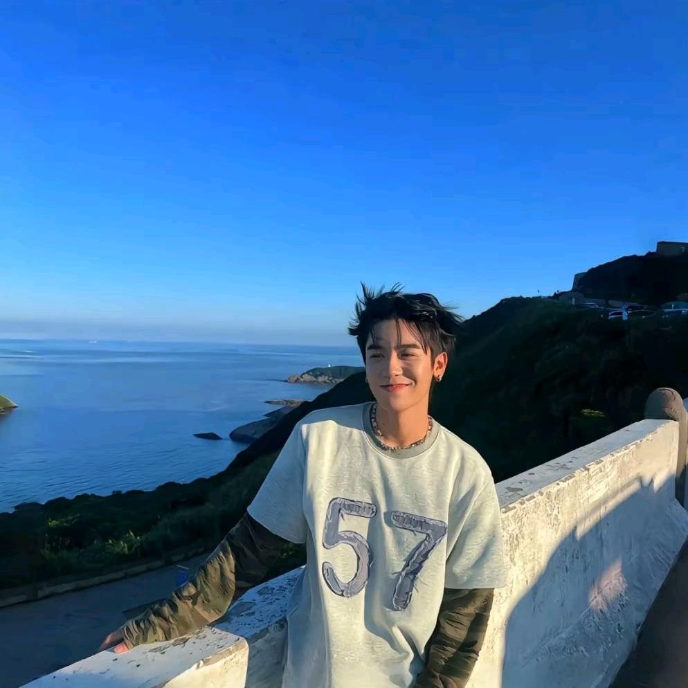 @𝙆.𝙕.🐾