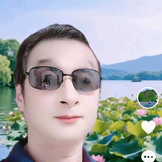 强哥来了。