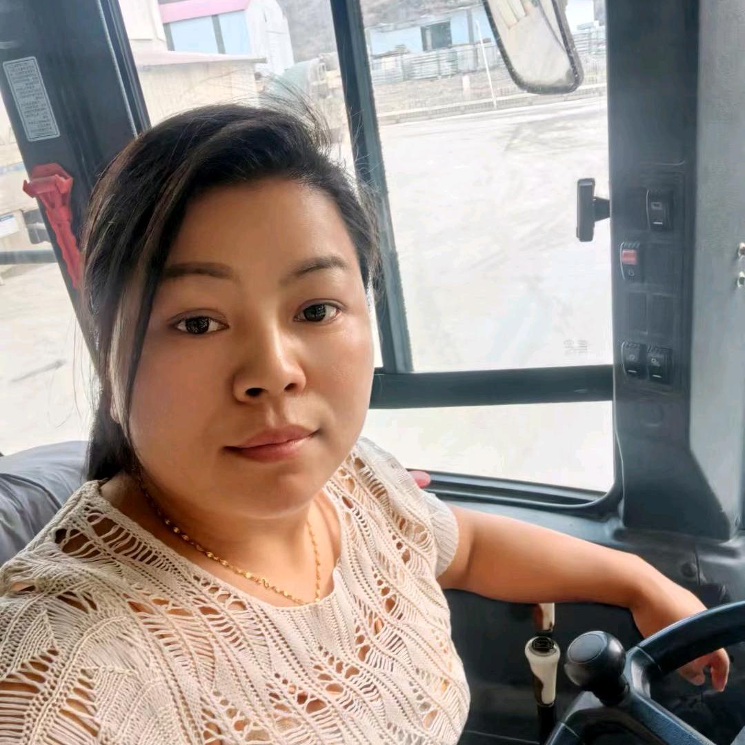 铲车女司机阳春