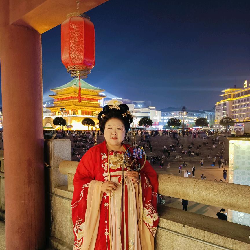 追着太阳的月亮