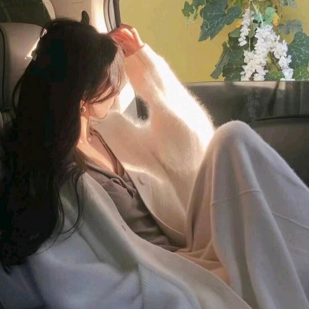 村口吃瓜二旬老奶~