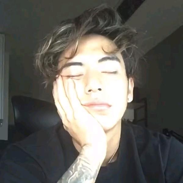 无花果🤠（多次拒绝卡戴珊）