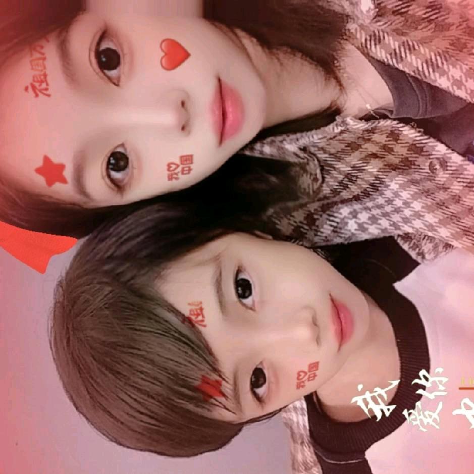 甜馨(๑><๑）