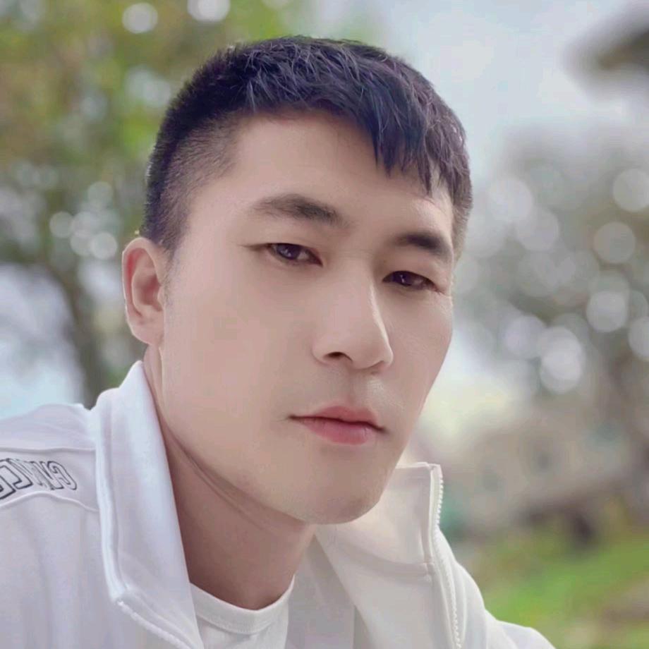 千人追，不如一人疼，万人笼，不如一人懂。