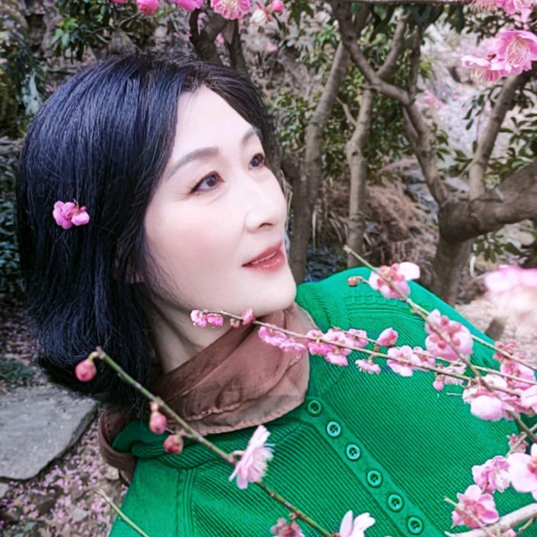 腊梅（拒私聊拒连点赞）