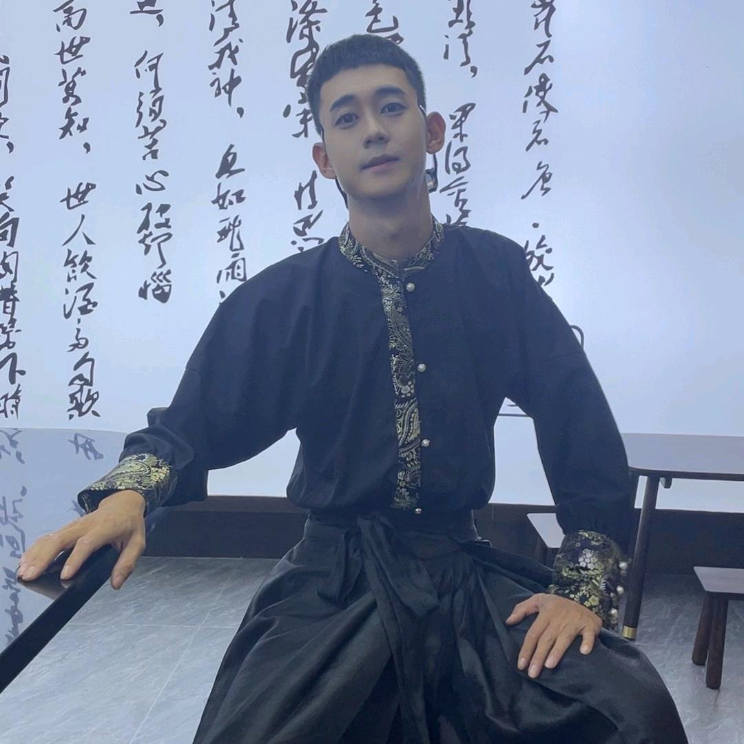 依依 首播