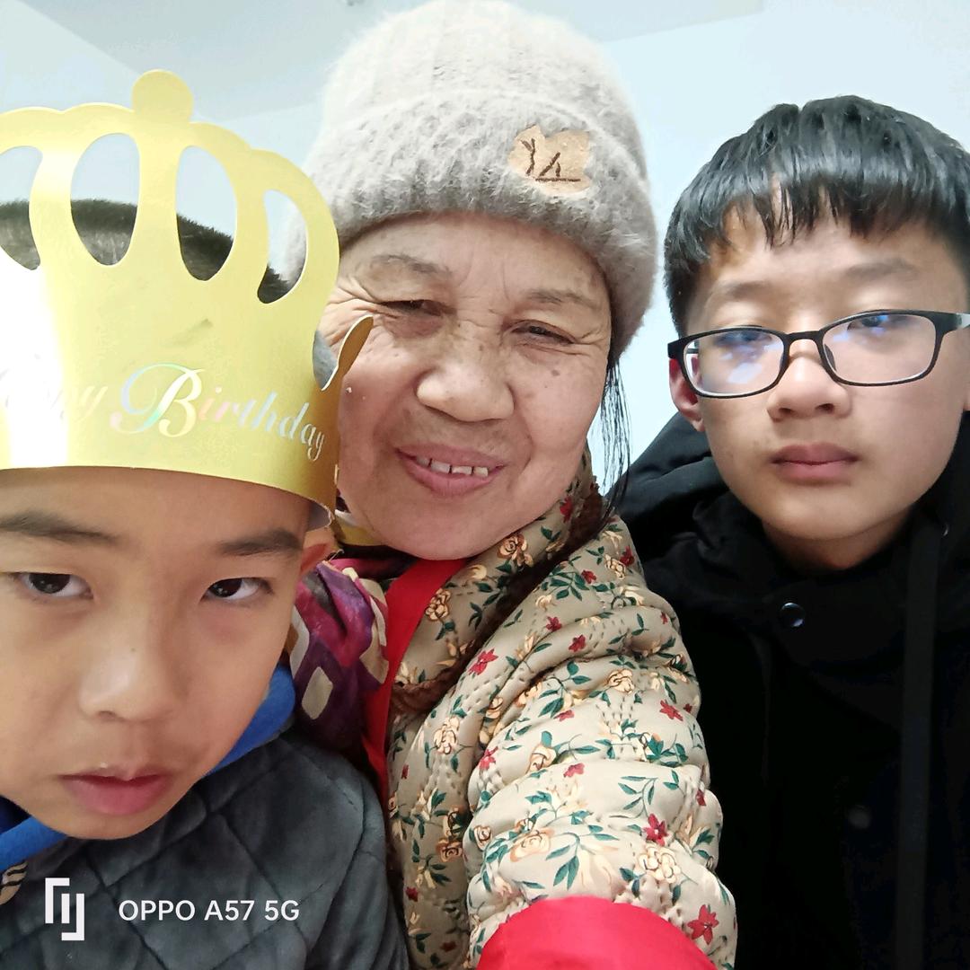 刘翠英是刘奶奶一生平安，平安就是福