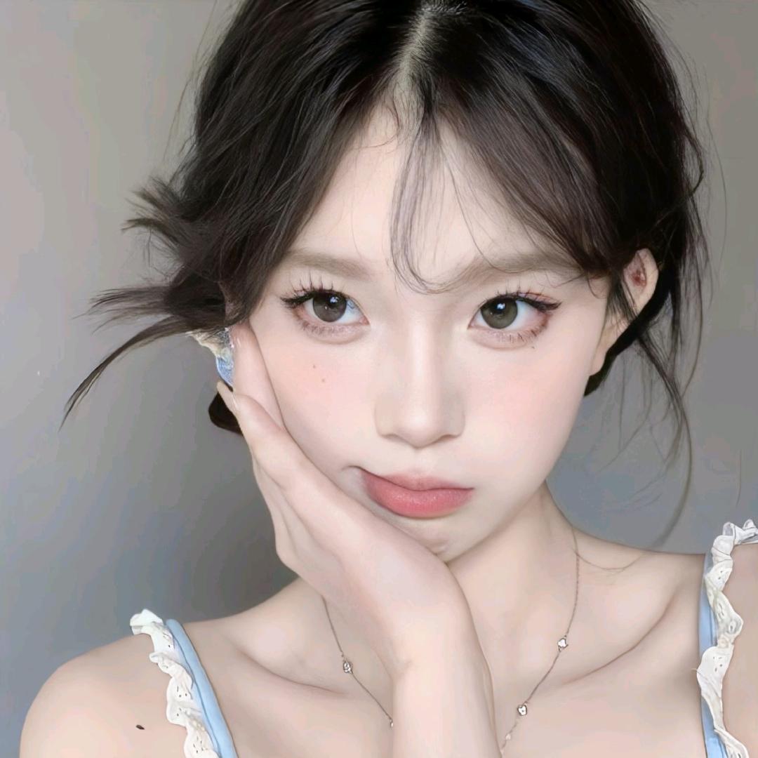 李知恩.