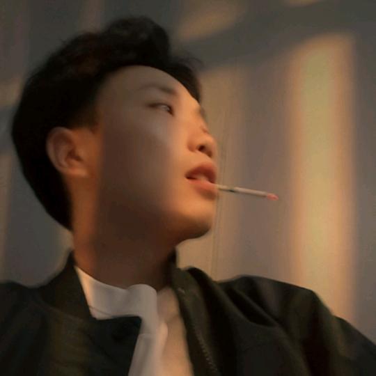 @军
