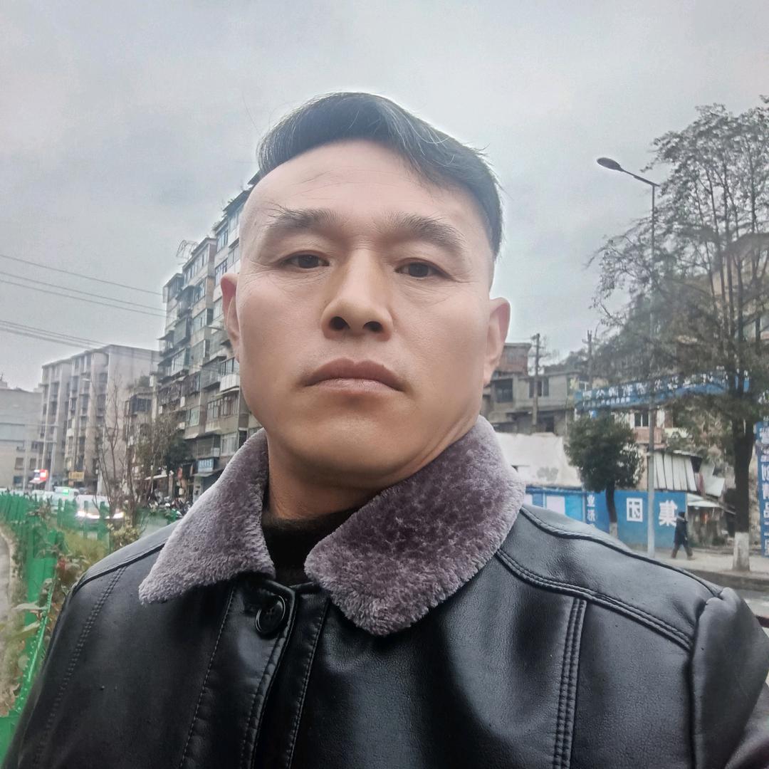 金龙以那往返贵阳