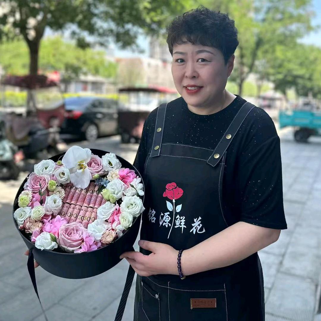 沈丘李姐开鲜花店的