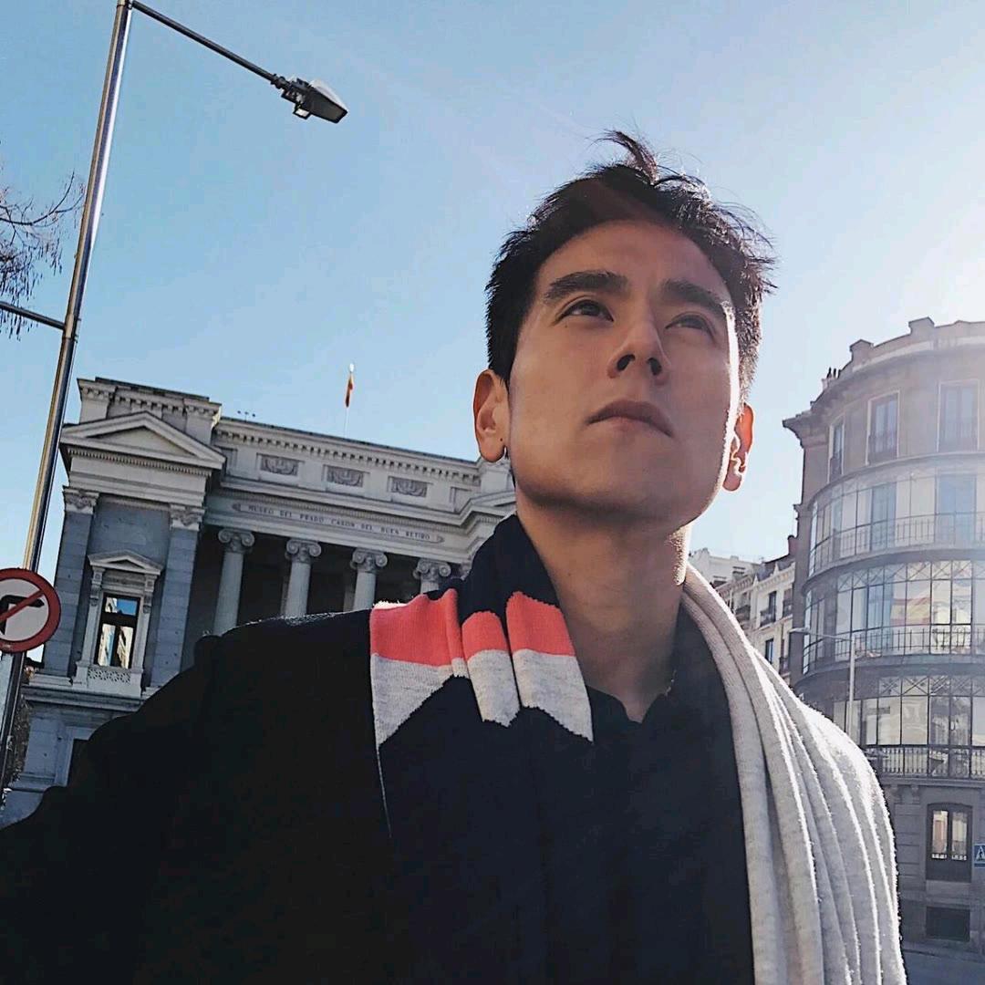 本人离过婚，所以特别会哄女人