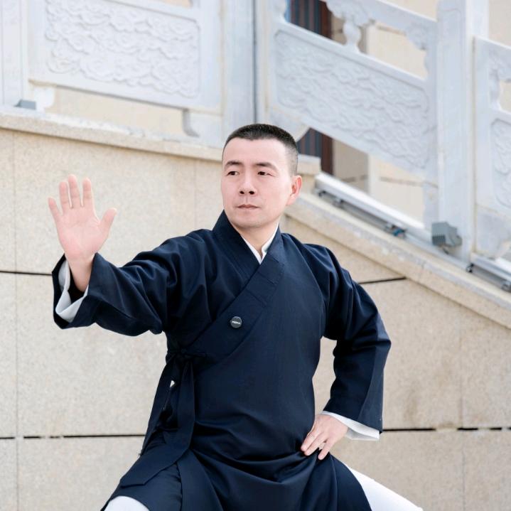 鹏飞太极锻炼