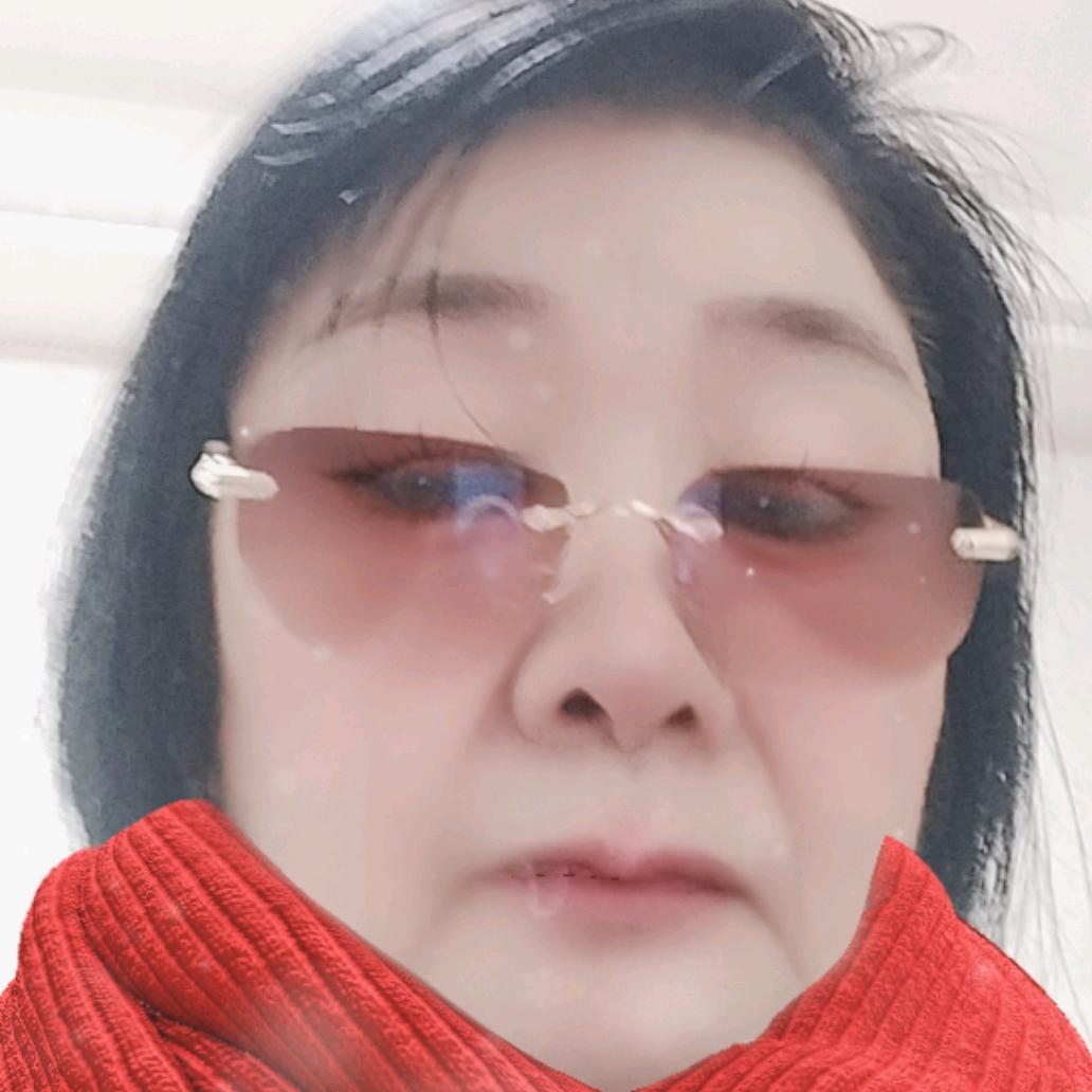 小米外婆是一位退休的老太到抖音做一名聊天