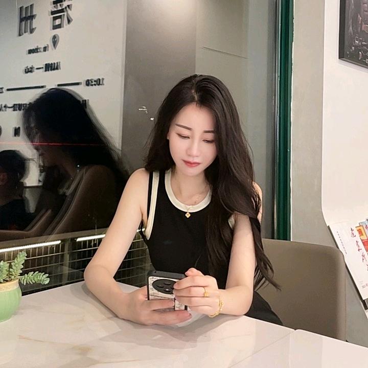 周七七～