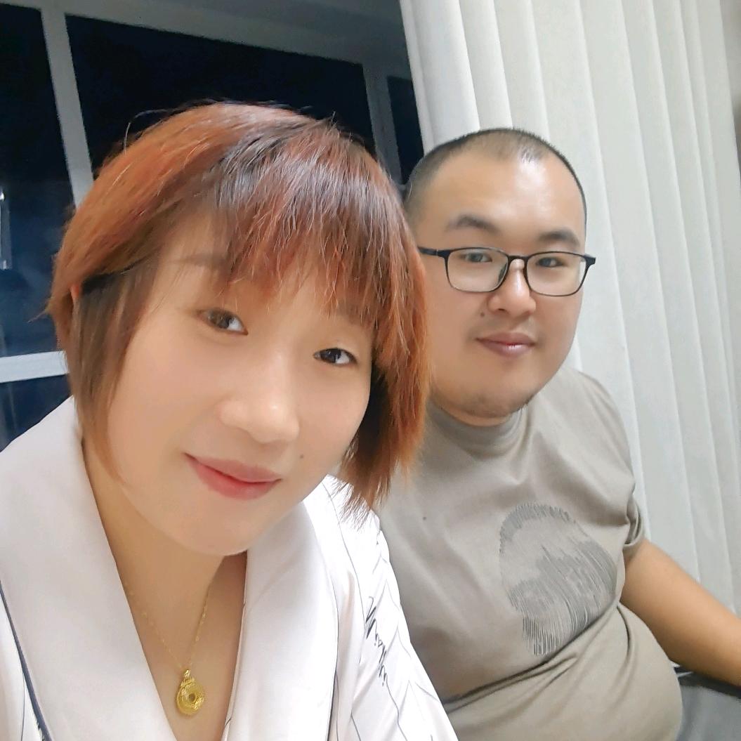 灵山卫东街市场卖黑猪肉的海燕