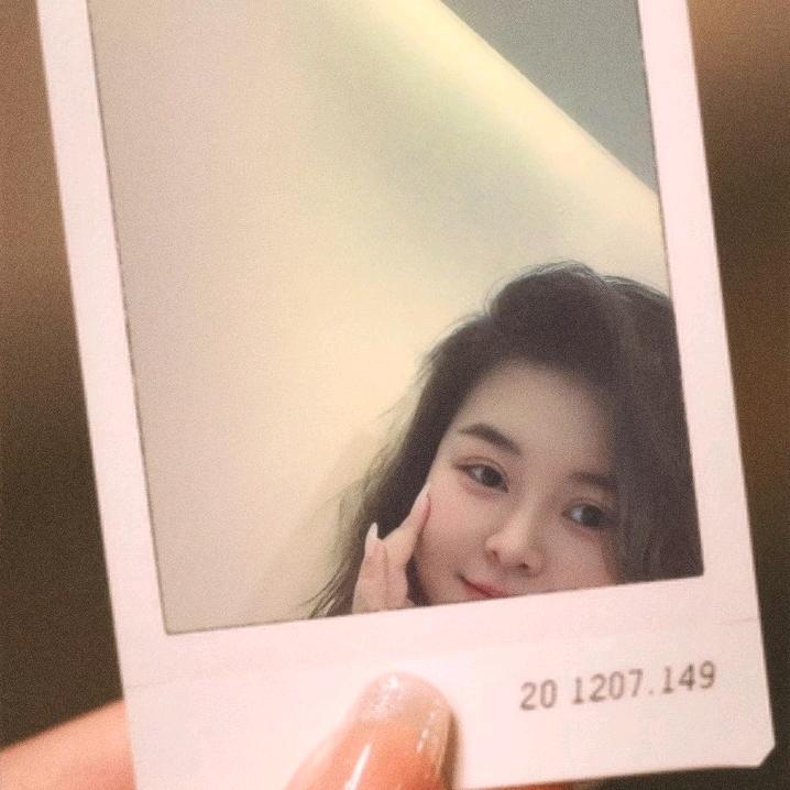 👑伞君洛